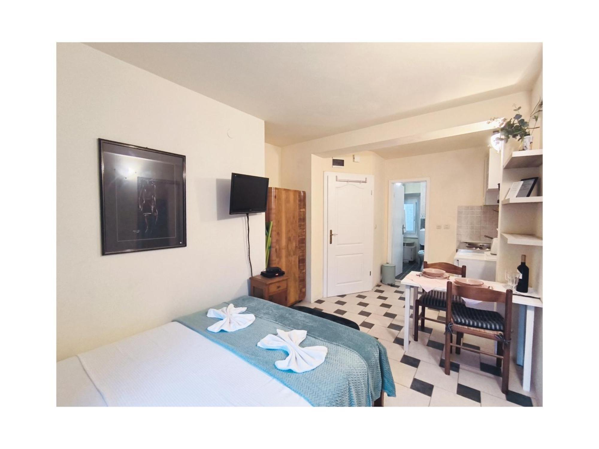 Apartments Senko Trpanj Eksteriør billede