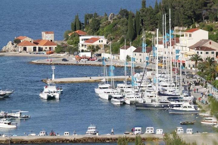Apartments Senko Trpanj Eksteriør billede